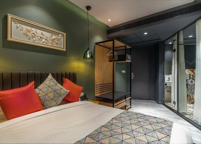 Hotel B Plus L